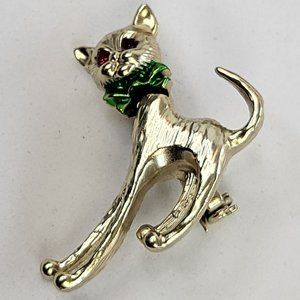 *4/$20* Cute cat brooch wearing a green bow tie, gold tone with red eyes